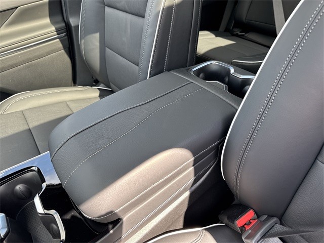 Buick Enclave Vehicle Full-screen Gallery Image 21