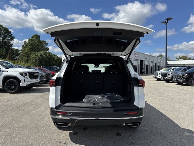 Buick Enclave Vehicle Full-screen Gallery Image 25