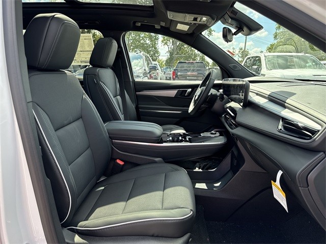 Buick Enclave Vehicle Full-screen Gallery Image 26