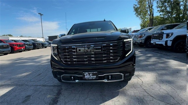 GMC Sierra 1500 Vehicle Full-screen Gallery Image 03