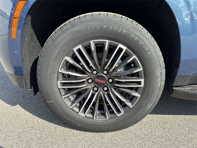 GMC Yukon XL Vehicle Full-screen Gallery Image 10