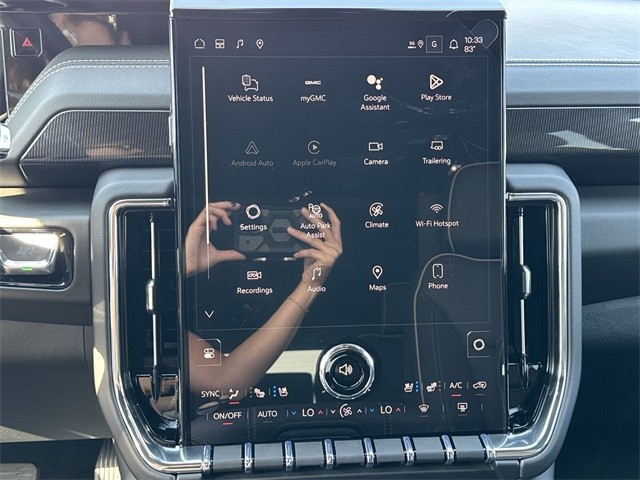 GMC Yukon XL Vehicle Full-screen Gallery Image 16