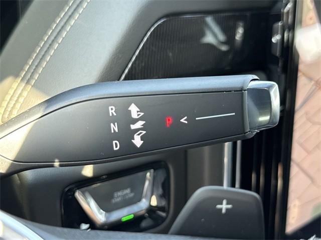 GMC Yukon XL Vehicle Full-screen Gallery Image 20