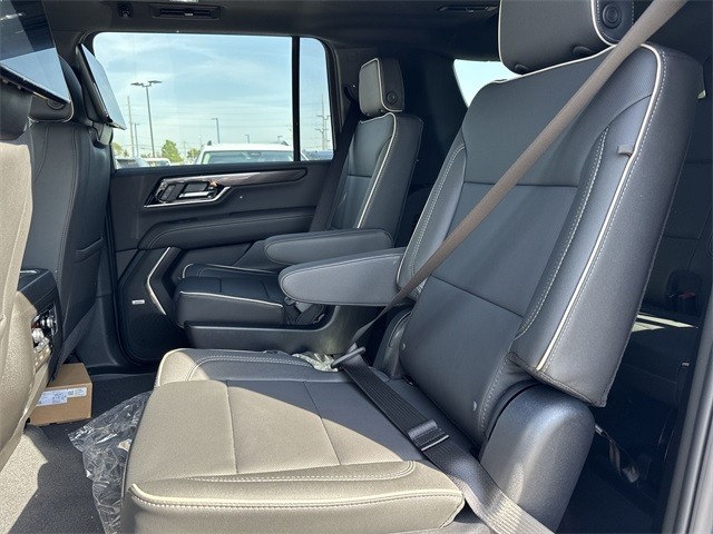 GMC Yukon XL Vehicle Full-screen Gallery Image 23