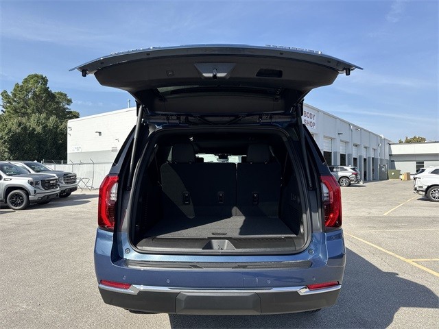 GMC Yukon XL Vehicle Full-screen Gallery Image 25