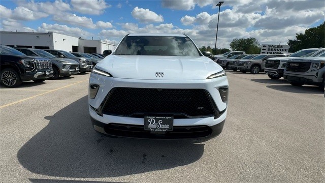 Buick Enclave Vehicle Full-screen Gallery Image 03