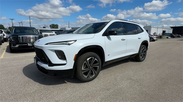 Buick Enclave Vehicle Full-screen Gallery Image 04