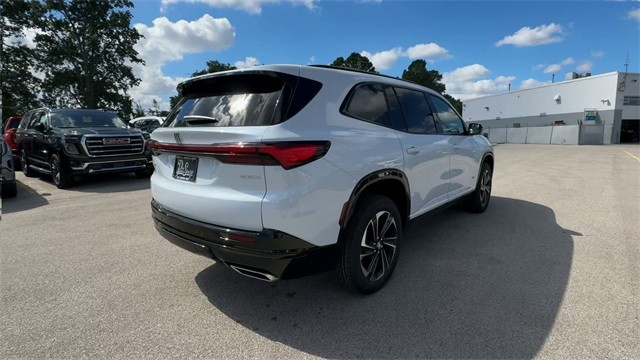 Buick Enclave Vehicle Full-screen Gallery Image 08