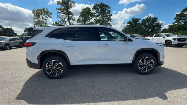 Buick Enclave Vehicle Full-screen Gallery Image 09