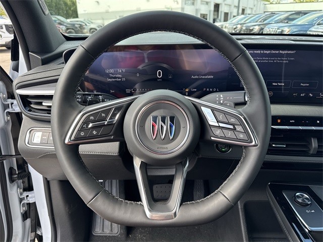 Buick Enclave Vehicle Full-screen Gallery Image 14