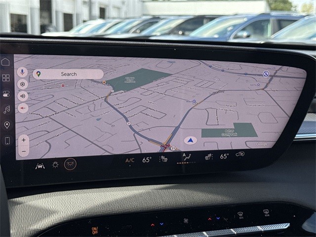 Buick Enclave Vehicle Full-screen Gallery Image 18