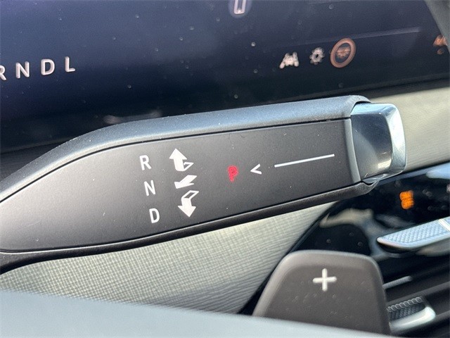 Buick Enclave Vehicle Full-screen Gallery Image 20