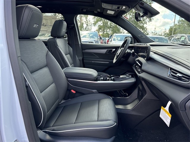 Buick Enclave Vehicle Full-screen Gallery Image 26