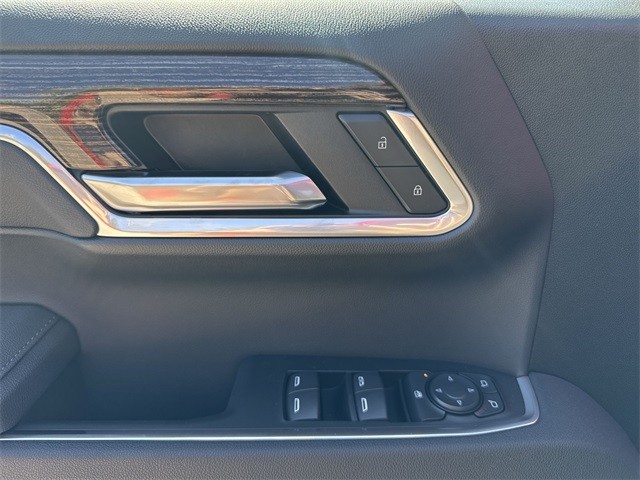 GMC Sierra 1500 Vehicle Full-screen Gallery Image 13