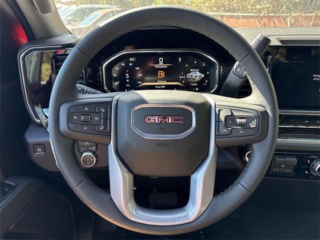 GMC Sierra 1500 Vehicle Full-screen Gallery Image 14