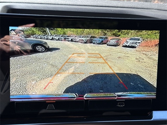 GMC Sierra 1500 Vehicle Full-screen Gallery Image 17