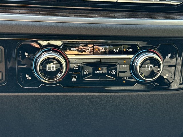 GMC Sierra 1500 Vehicle Full-screen Gallery Image 19