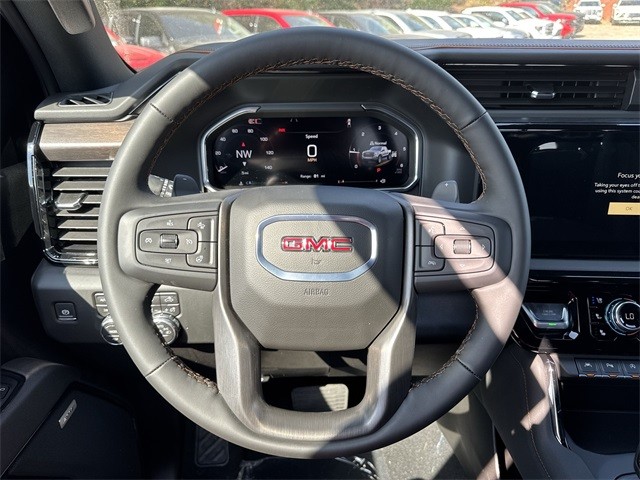 GMC Sierra 1500 Vehicle Full-screen Gallery Image 14