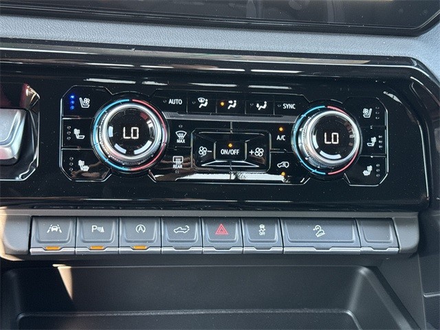 GMC Sierra 1500 Vehicle Full-screen Gallery Image 19