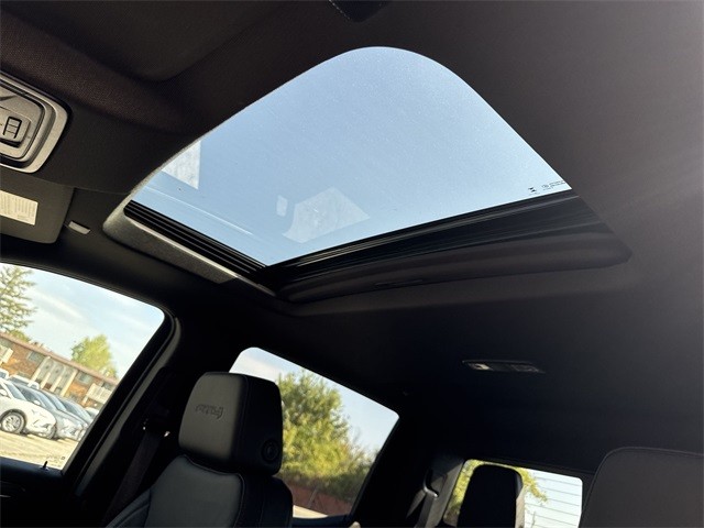 GMC Sierra 1500 Vehicle Full-screen Gallery Image 22