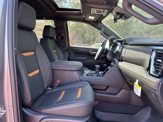 GMC Sierra 1500 Vehicle Full-screen Gallery Image 25