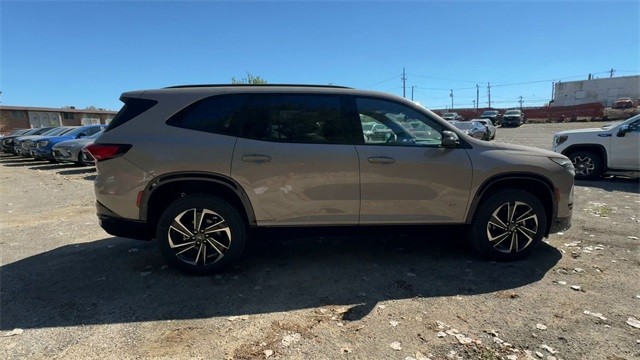 Buick Enclave Vehicle Full-screen Gallery Image 09