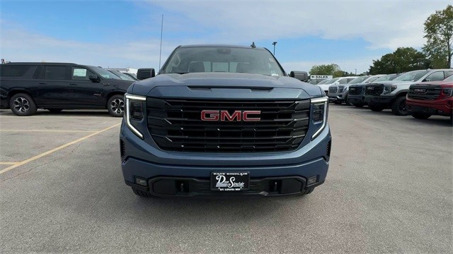 GMC Sierra 1500 Vehicle Full-screen Gallery Image 03