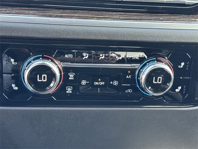 GMC Sierra 1500 Vehicle Full-screen Gallery Image 19