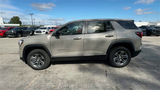 GMC Terrain Vehicle Full-screen Gallery Image 05