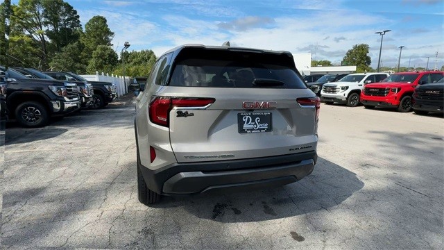 GMC Terrain Vehicle Full-screen Gallery Image 07