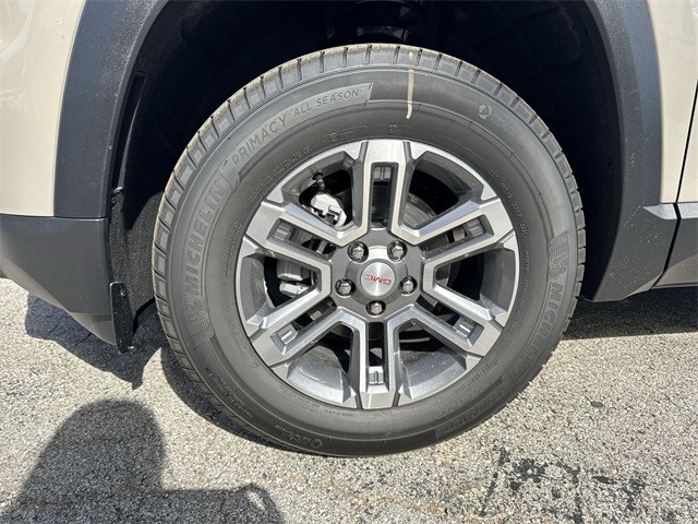 GMC Terrain Vehicle Full-screen Gallery Image 10