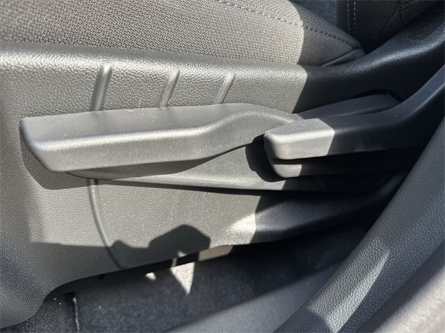 GMC Terrain Vehicle Full-screen Gallery Image 12