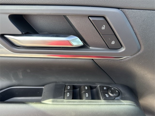 GMC Terrain Vehicle Full-screen Gallery Image 13