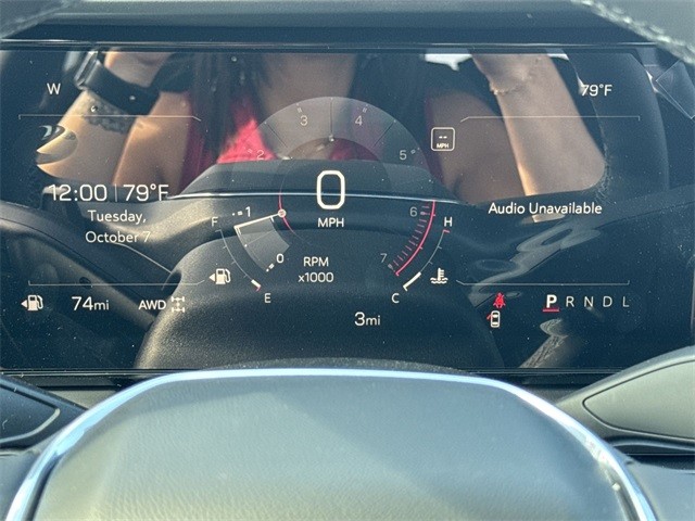 GMC Terrain Vehicle Full-screen Gallery Image 15