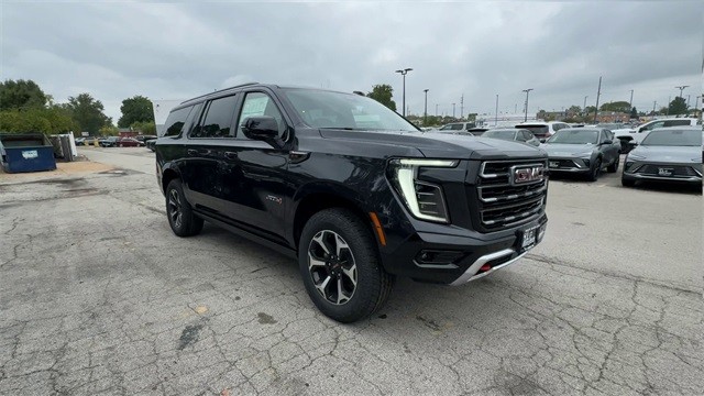 GMC Yukon XL Vehicle Full-screen Gallery Image 02