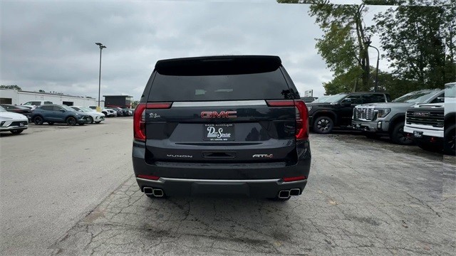 GMC Yukon XL Vehicle Full-screen Gallery Image 07