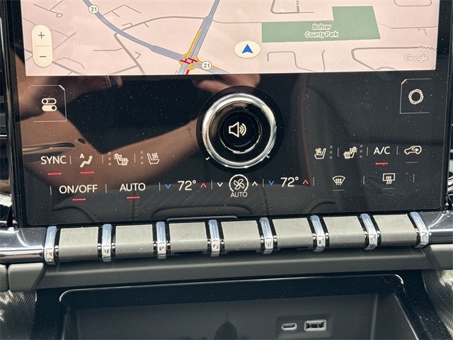 GMC Yukon XL Vehicle Full-screen Gallery Image 19