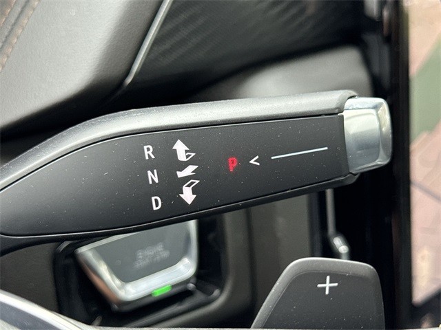 GMC Yukon XL Vehicle Full-screen Gallery Image 20