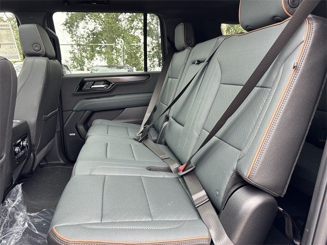 GMC Yukon XL Vehicle Full-screen Gallery Image 23