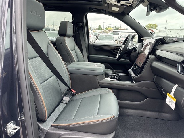 GMC Yukon XL Vehicle Full-screen Gallery Image 26