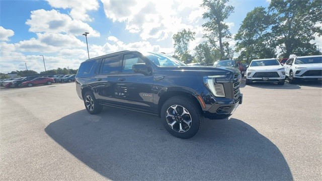 GMC Yukon XL Vehicle Full-screen Gallery Image 02