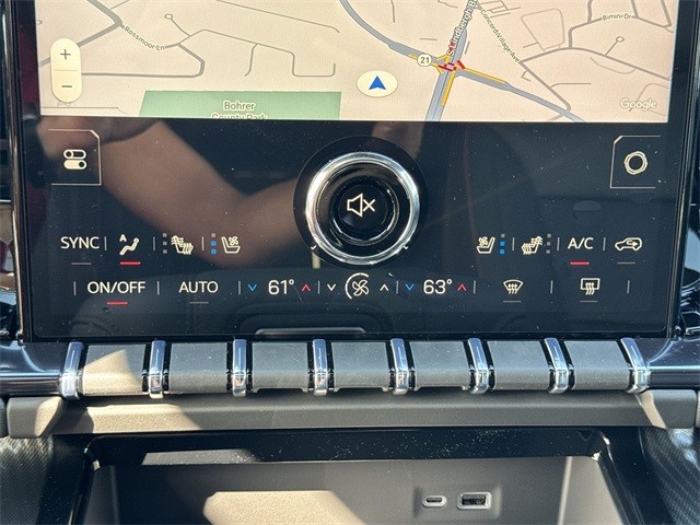 GMC Yukon XL Vehicle Full-screen Gallery Image 19