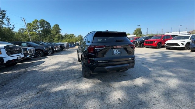 GMC Terrain Vehicle Full-screen Gallery Image 07