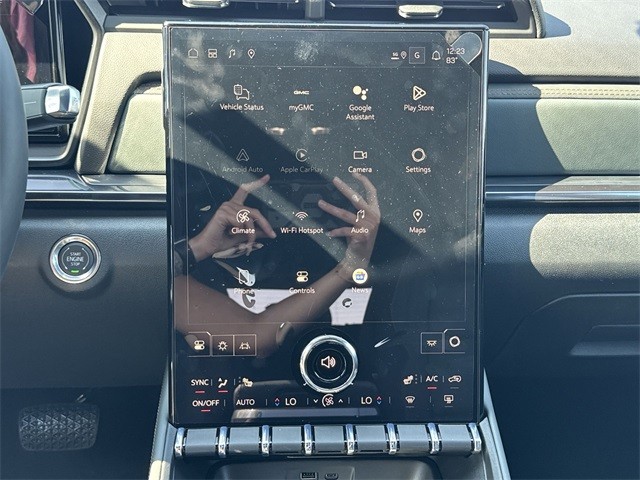 GMC Terrain Vehicle Full-screen Gallery Image 16