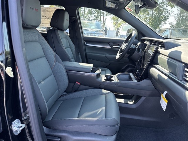 GMC Terrain Vehicle Full-screen Gallery Image 24