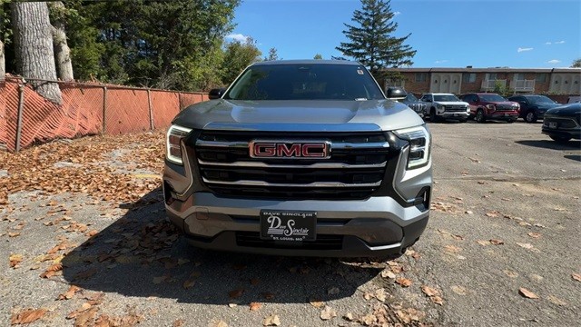 GMC Terrain Vehicle Full-screen Gallery Image 03