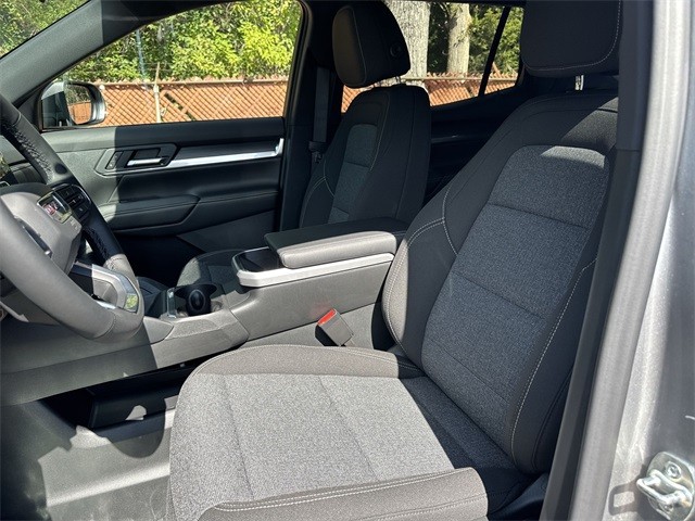 GMC Terrain Vehicle Full-screen Gallery Image 11