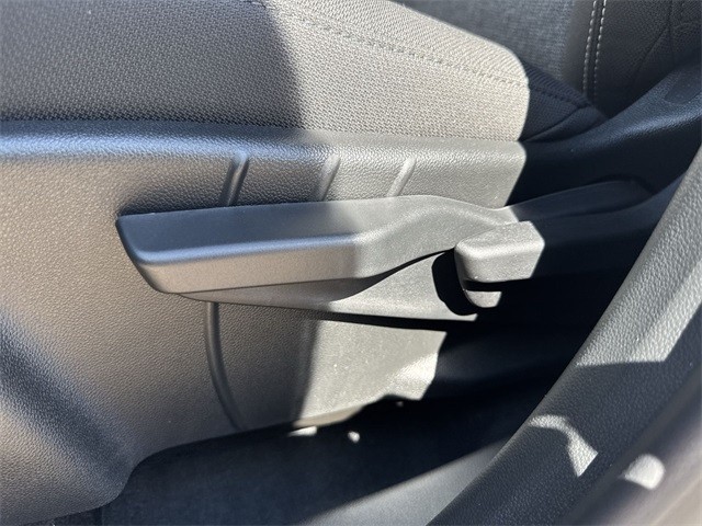 GMC Terrain Vehicle Full-screen Gallery Image 12