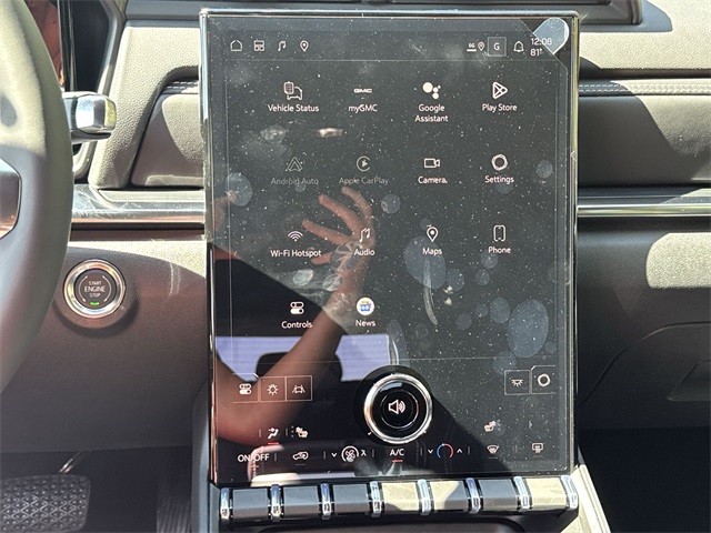 GMC Terrain Vehicle Full-screen Gallery Image 16