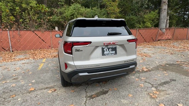 GMC Terrain Vehicle Full-screen Gallery Image 07